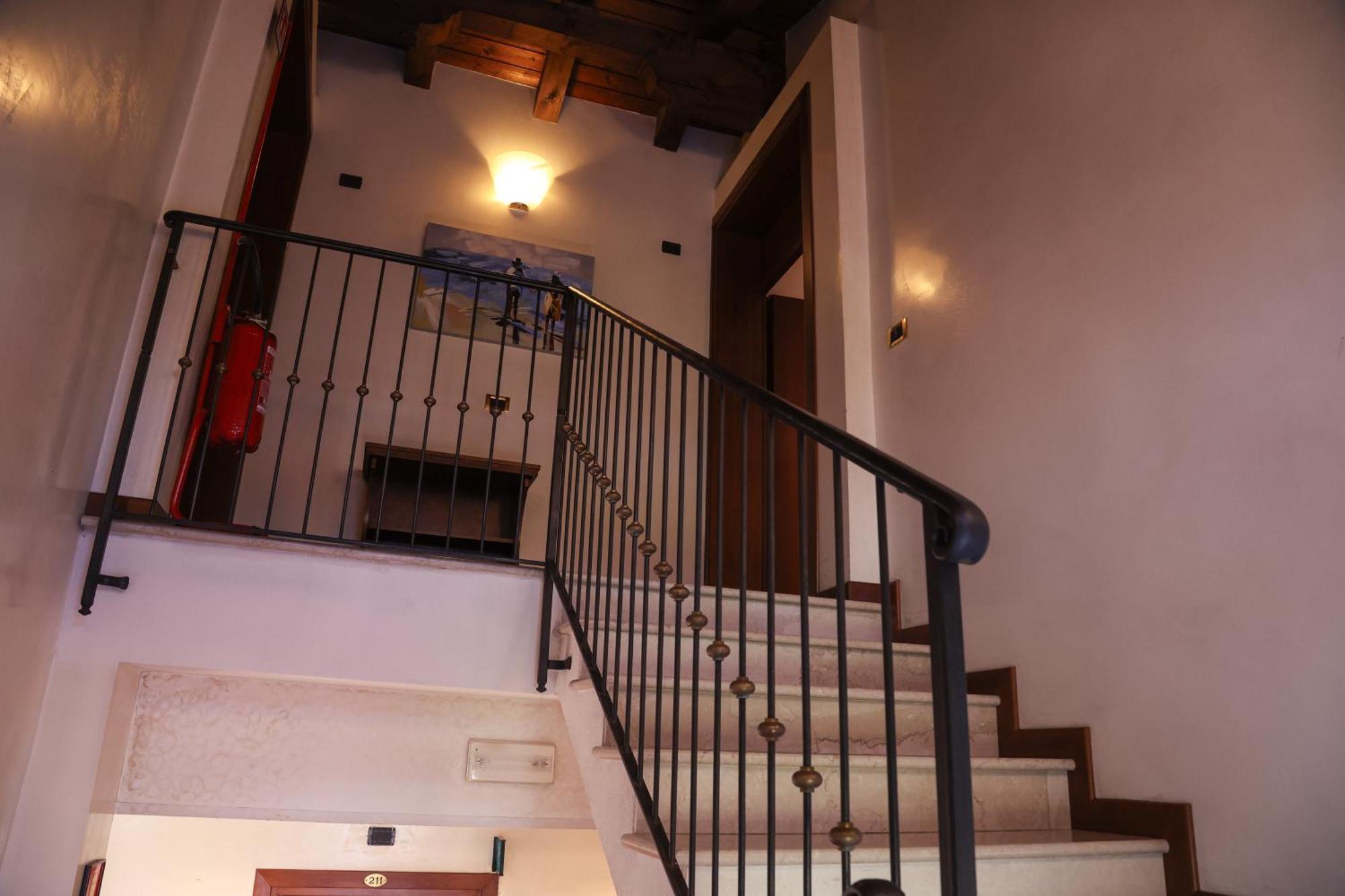 Hotel Villa Sara Mestre Luaran gambar