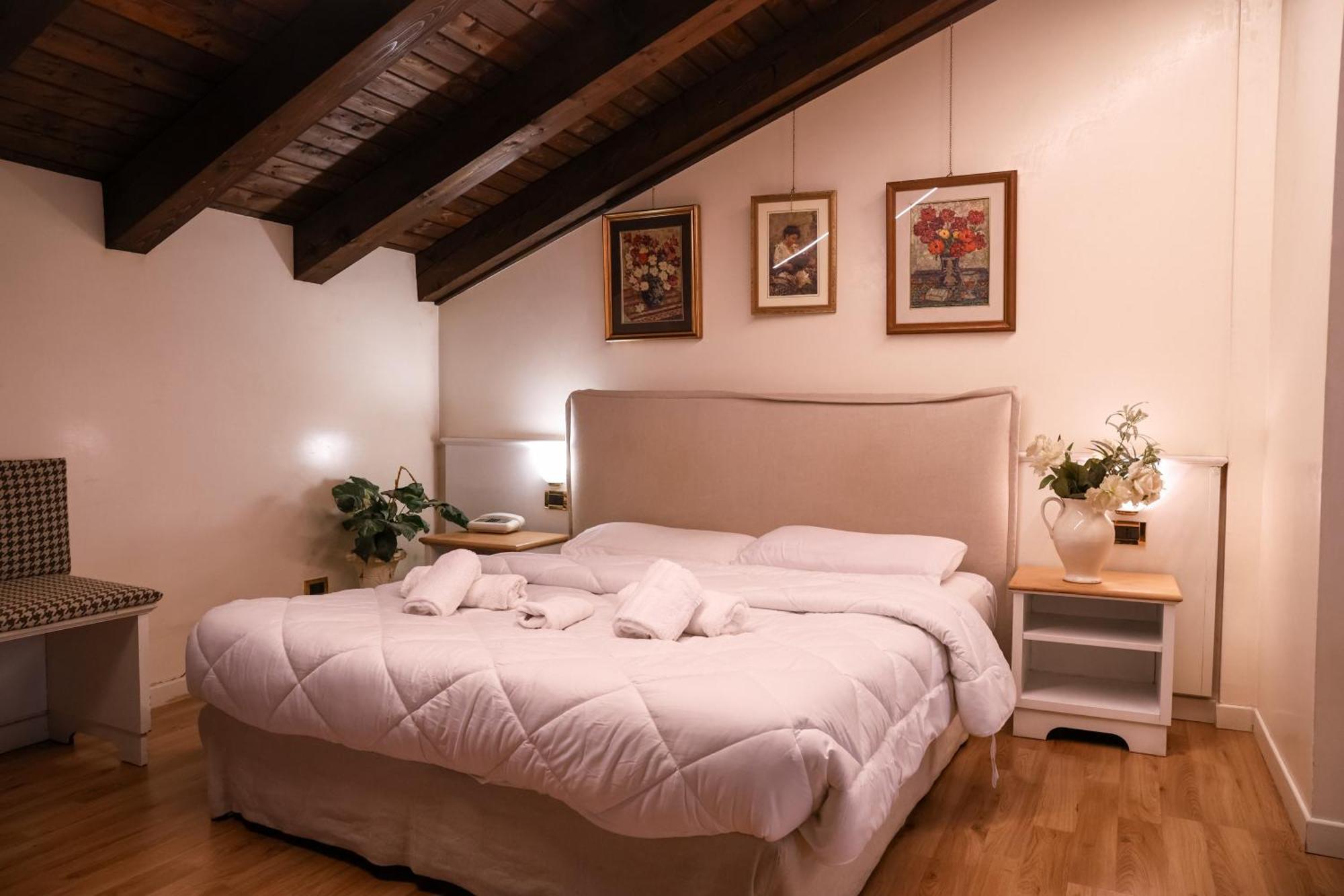 Hotel Villa Sara Mestre Luaran gambar
