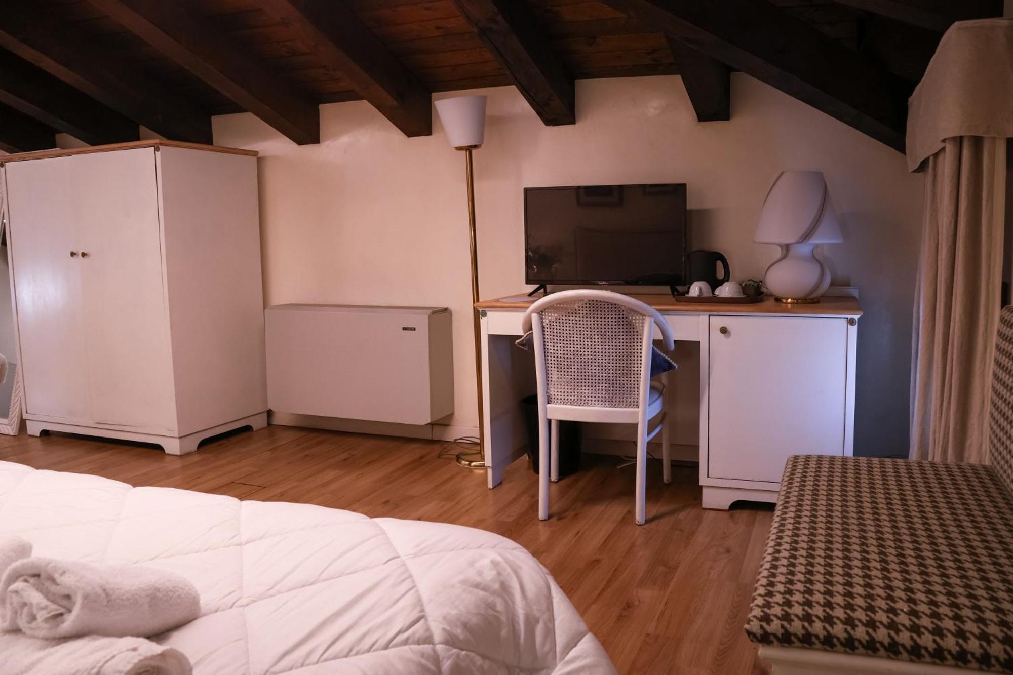 Hotel Villa Sara Mestre Luaran gambar