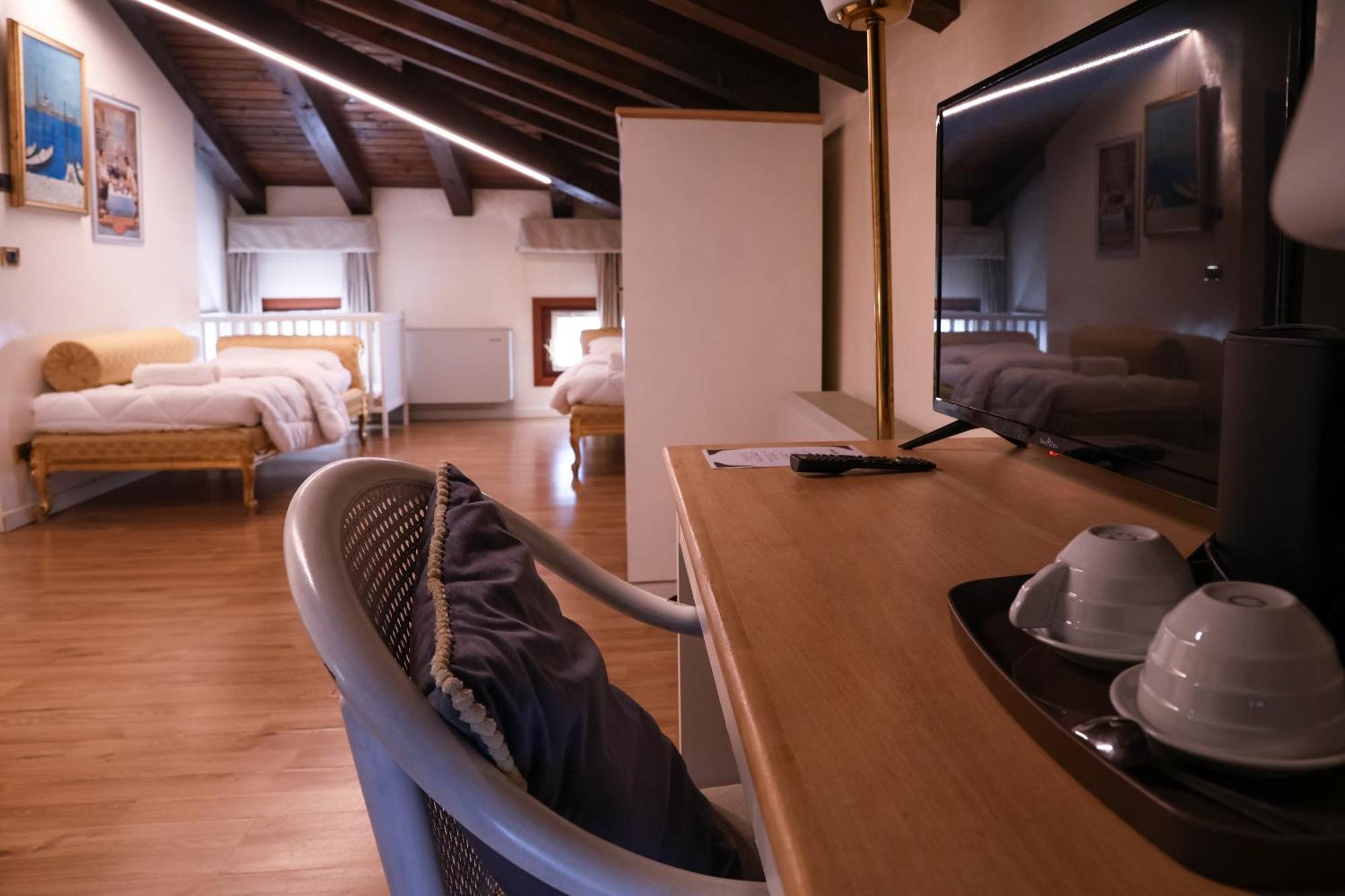 Hotel Villa Sara Mestre Luaran gambar